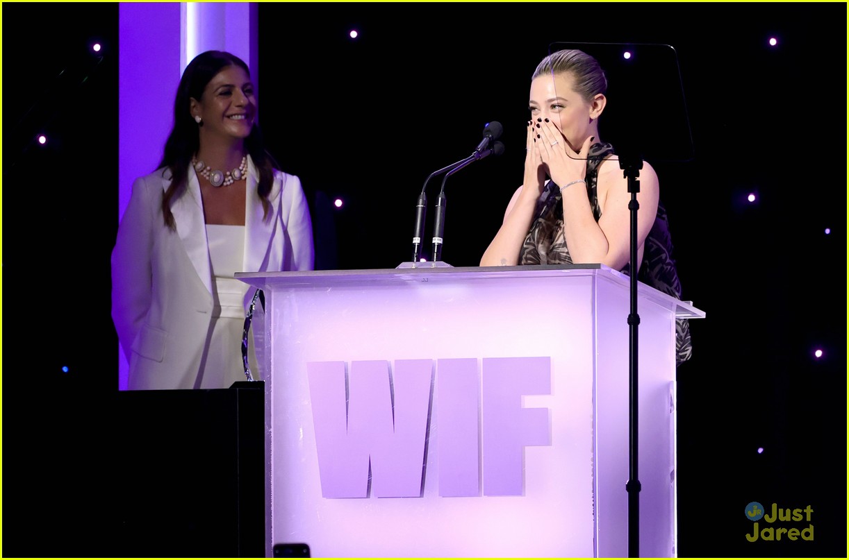 lili reinhart honored with face of future award at wif honors 17