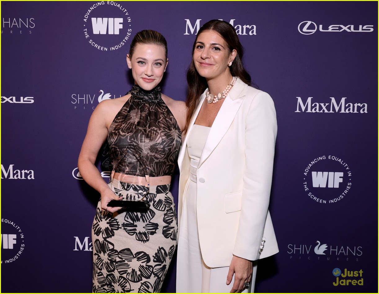 lili reinhart honored with face of future award at wif honors 19