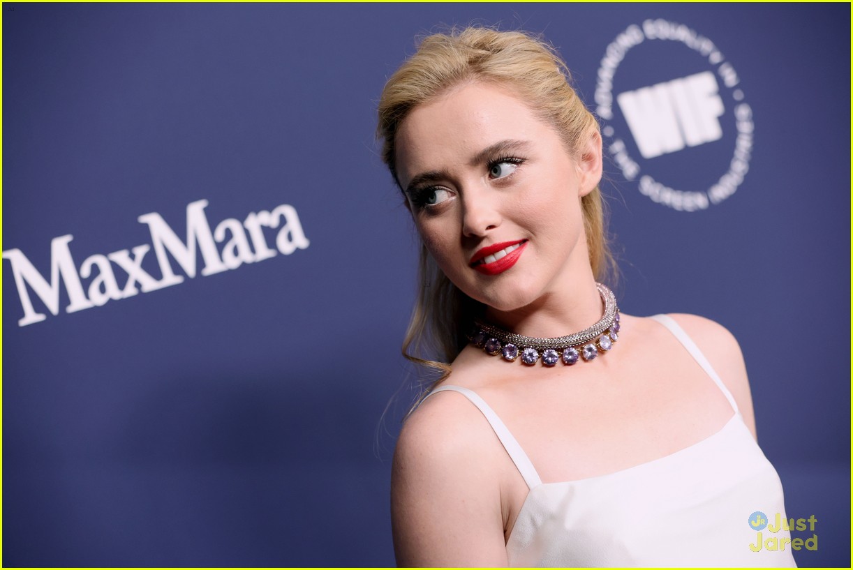 lili reinhart honored with face of future award at wif honors 23