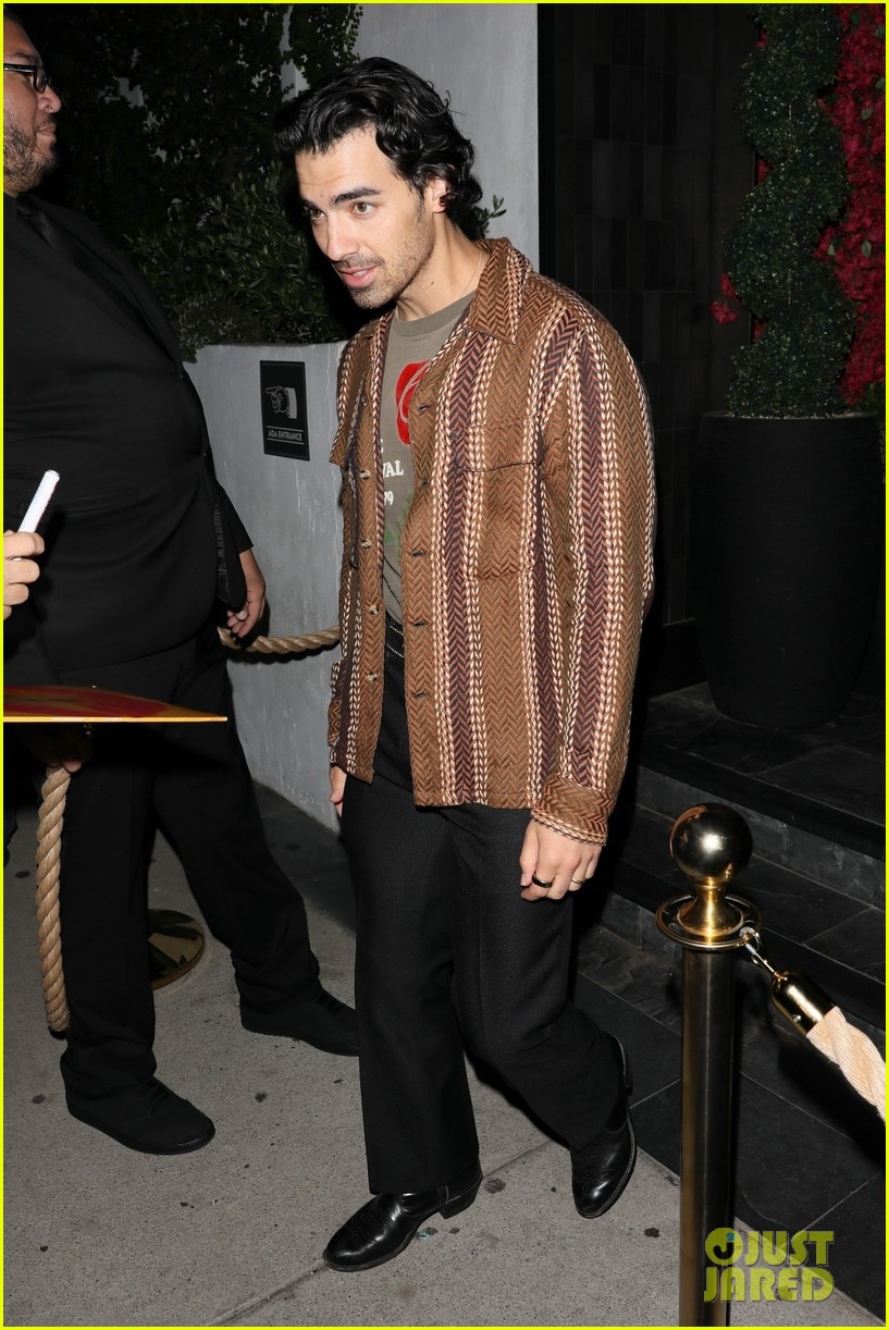 joe nick jonas grab dinner together in west hollywood at catch 06