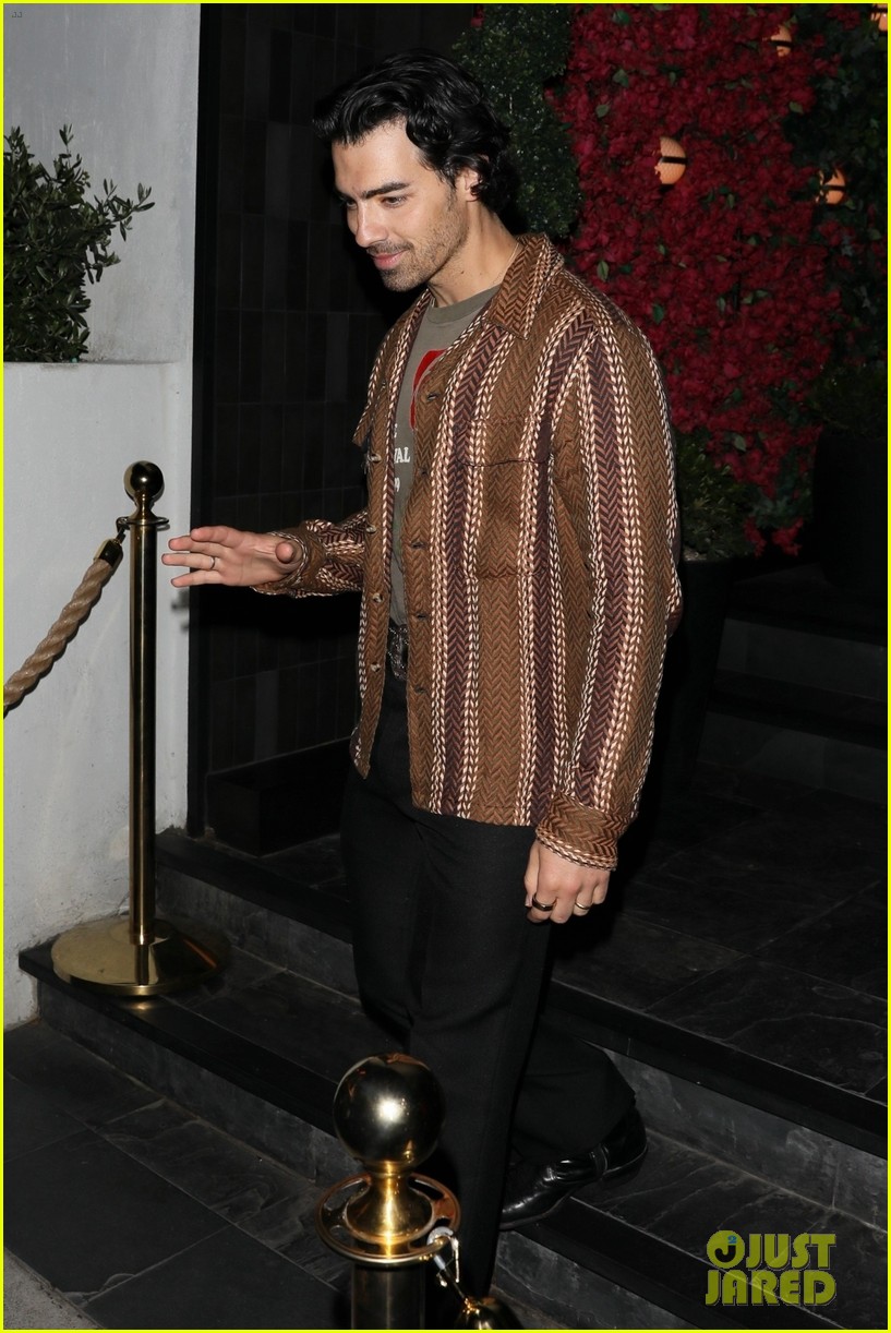 joe nick jonas grab dinner together in west hollywood at catch 08