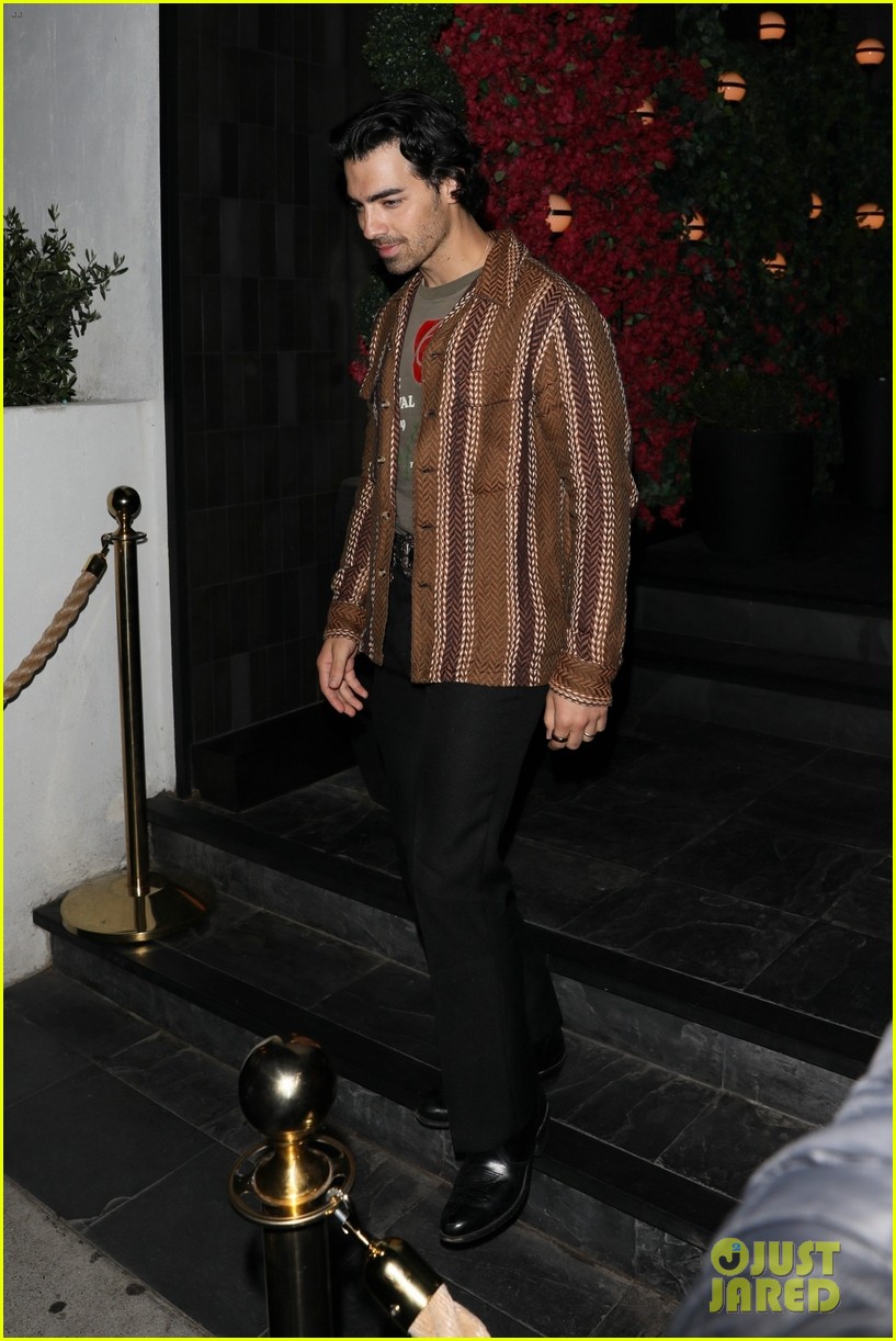 joe nick jonas grab dinner together in west hollywood at catch 22