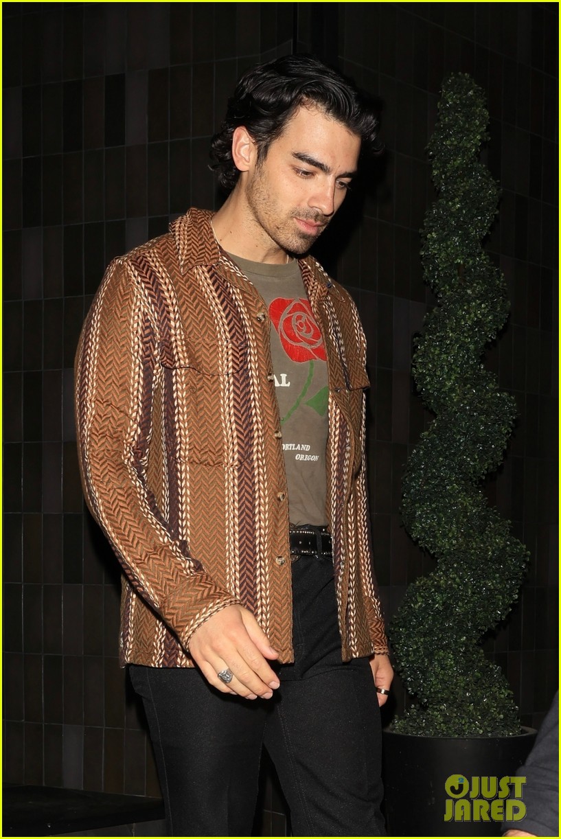 joe nick jonas grab dinner together in west hollywood at catch 36