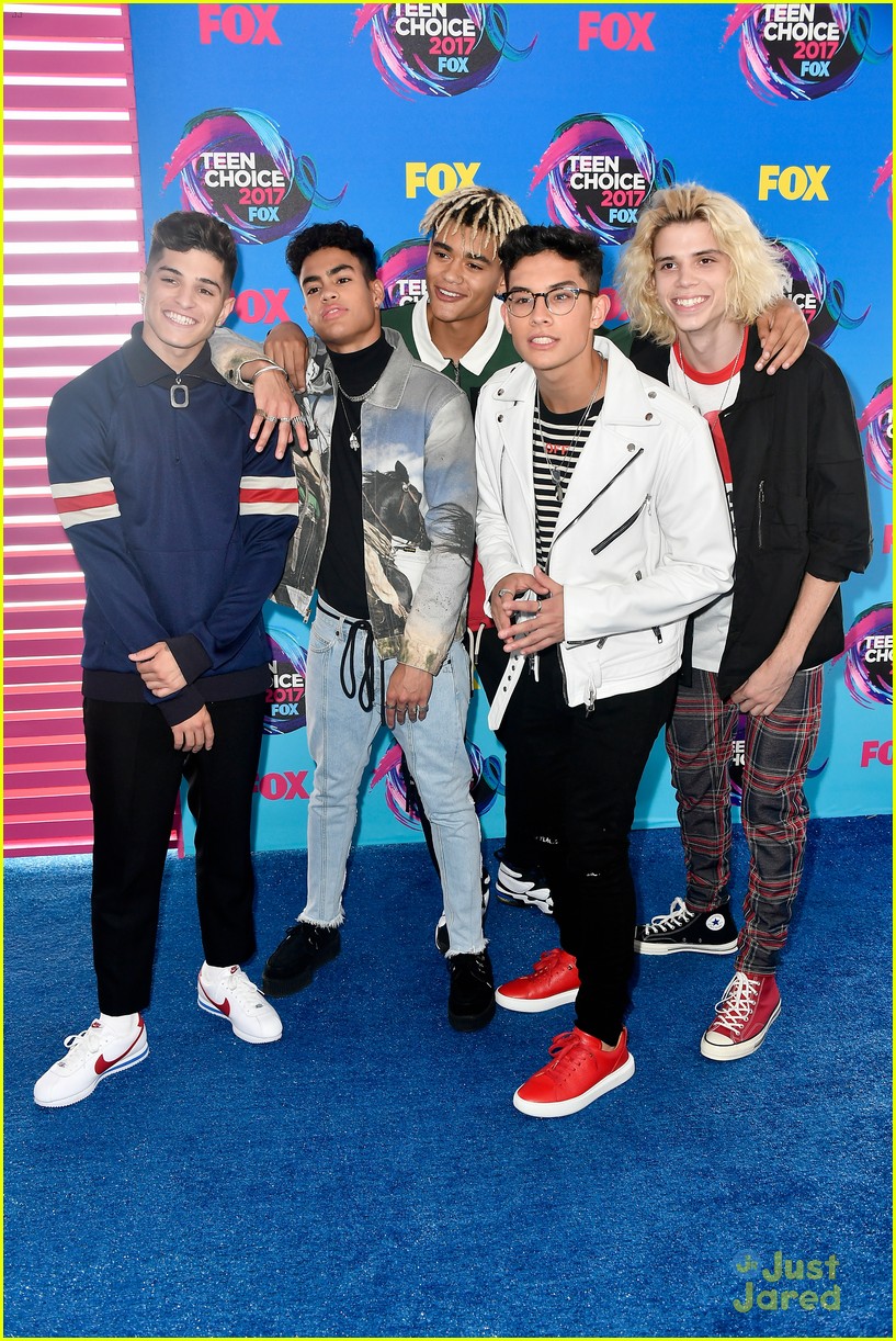 nick mara announces hes leaving prettymuch read their statements 01
