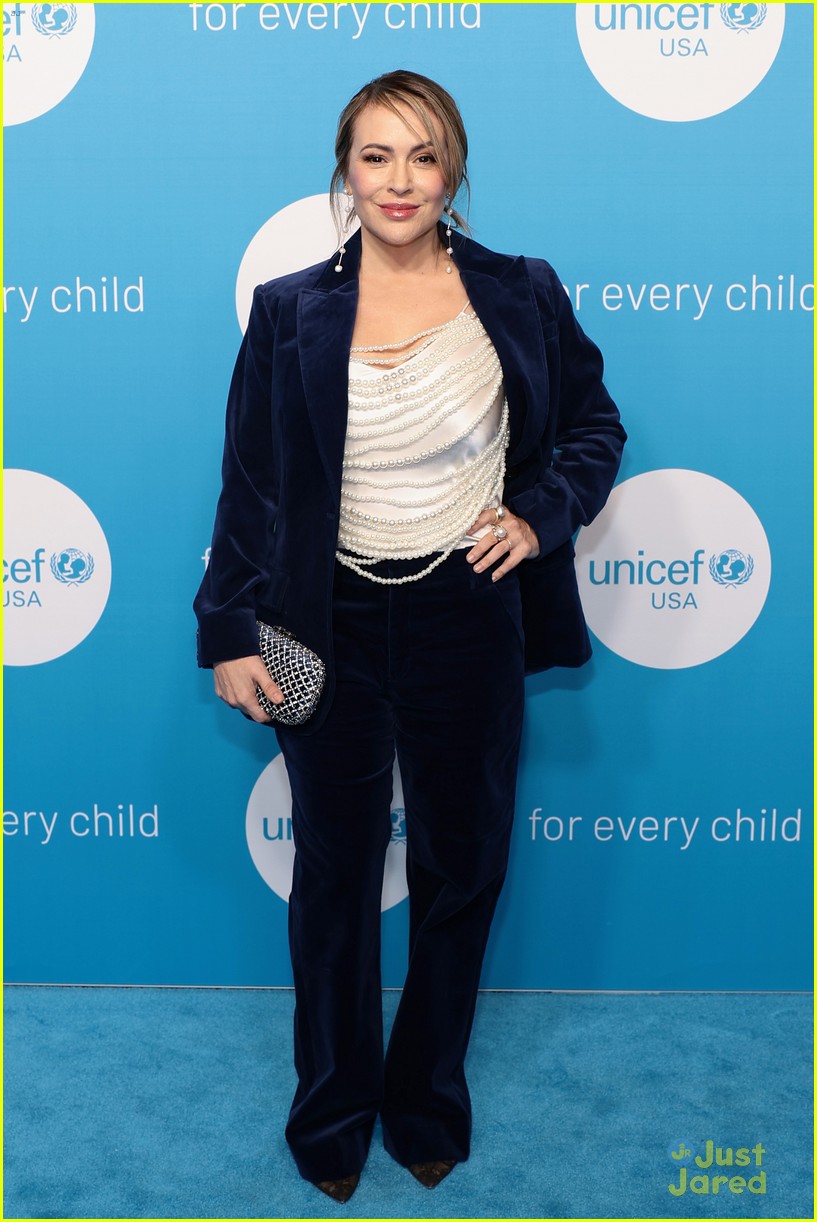 demi lovato performs at unicef gala in new york city 09
