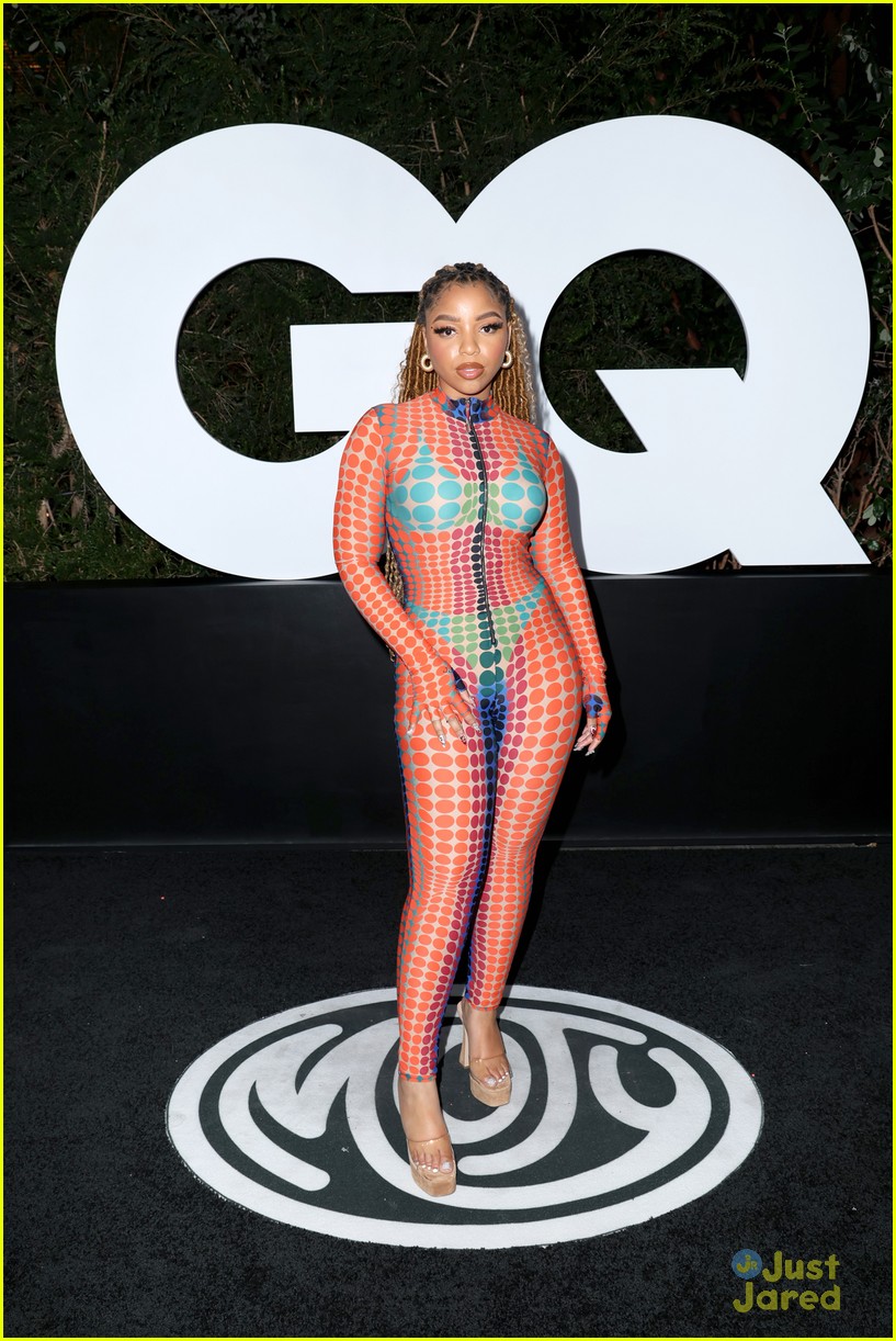 emma chamberlain attends gq men of the year party with role model 03