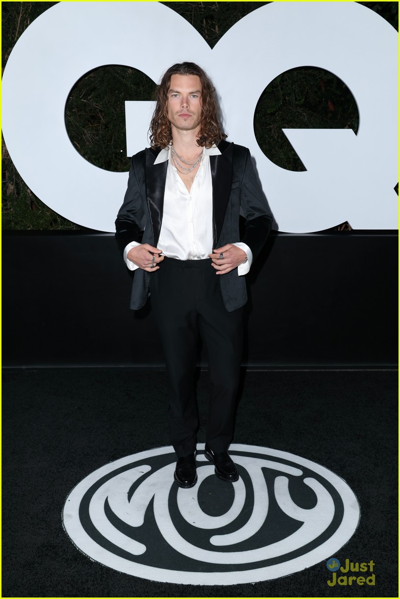 haley lu richardson joins the white lotus costars at gq party 11