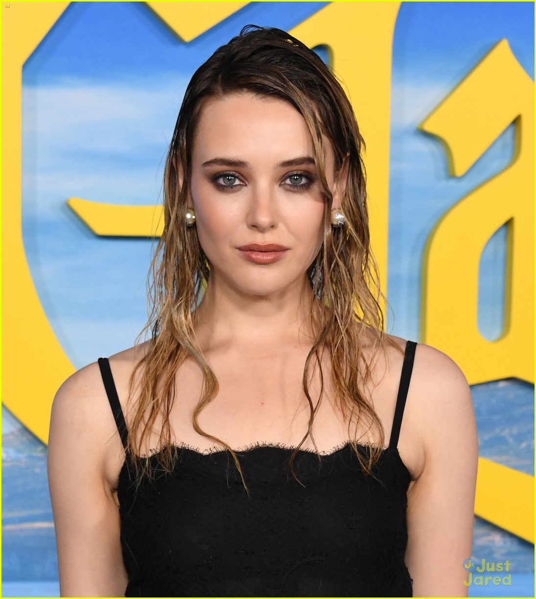 knives out stars katherine langford jaeden martell support glass onion premiere 25