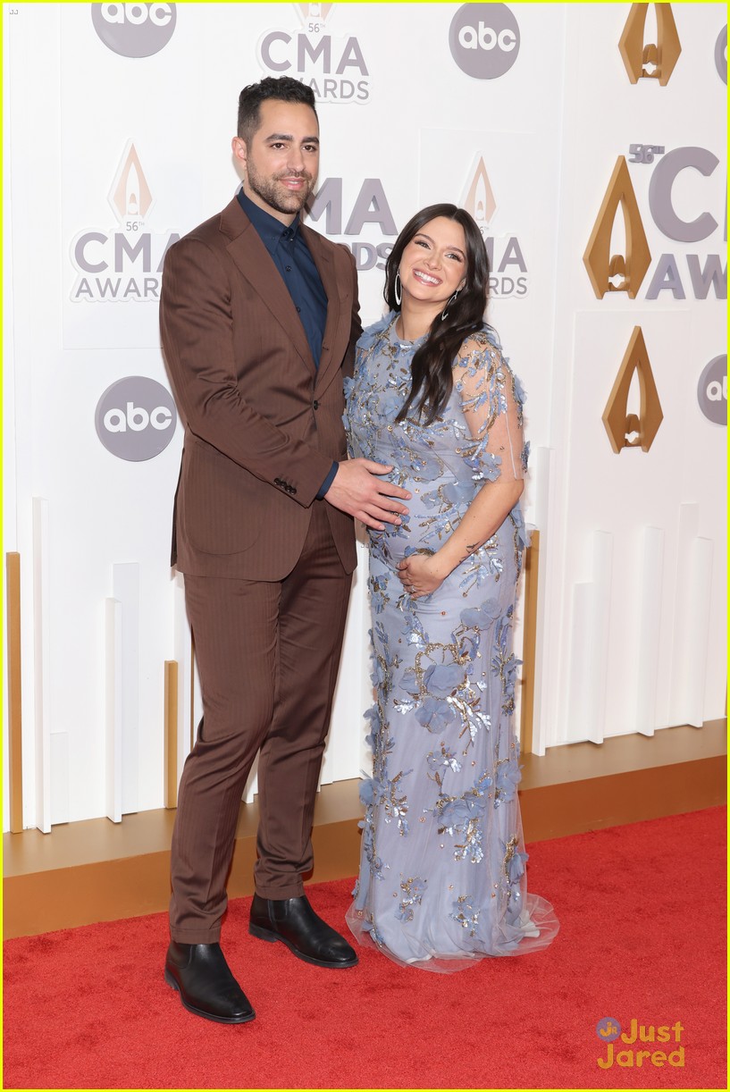 katie stevens paul digiovanni expecting first child 02