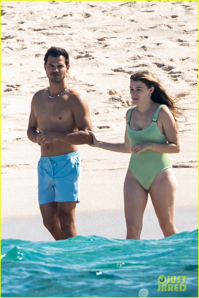 taylor lautner tay dome honeymoon in mexico 14