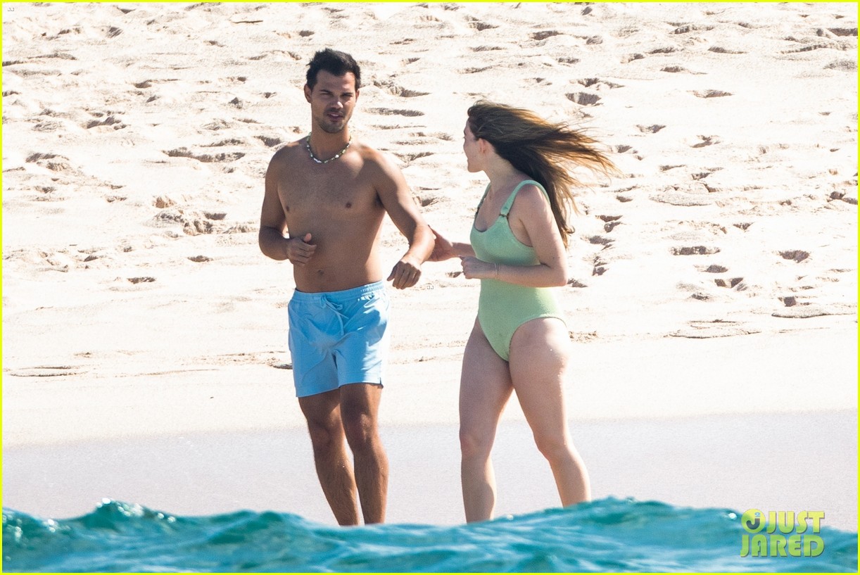 taylor lautner tay dome honeymoon in mexico 17