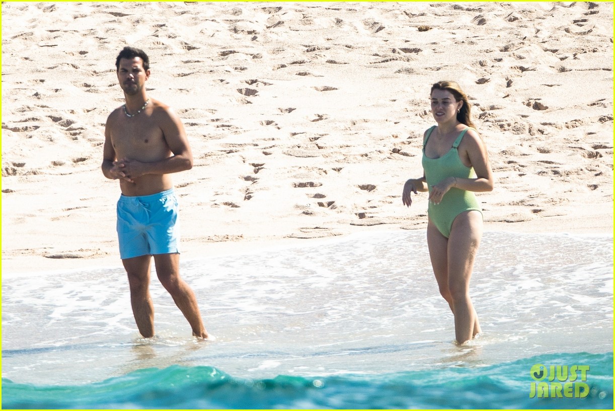 taylor lautner tay dome honeymoon in mexico 18