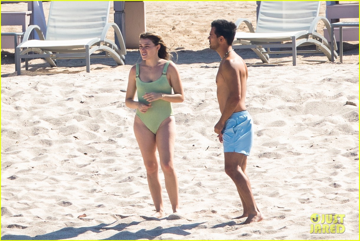 taylor lautner tay dome honeymoon in mexico 24