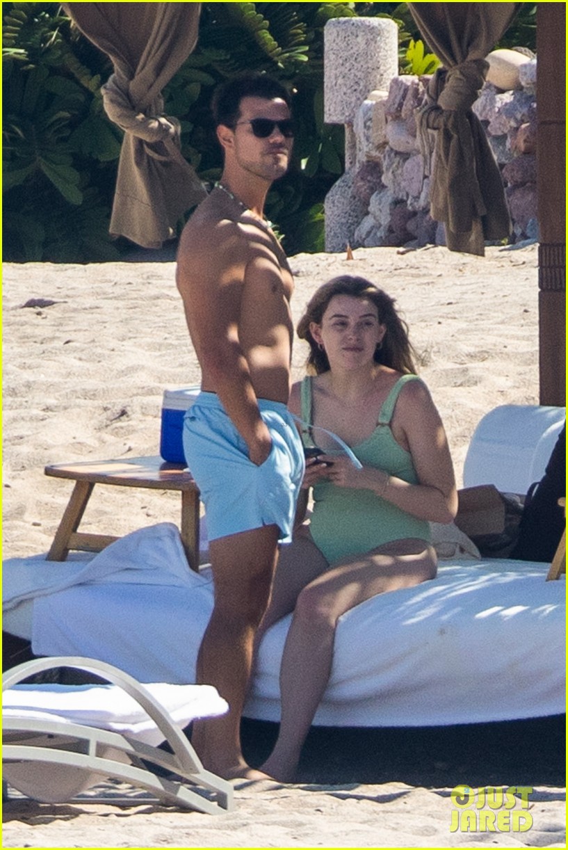 taylor lautner tay dome honeymoon in mexico 31