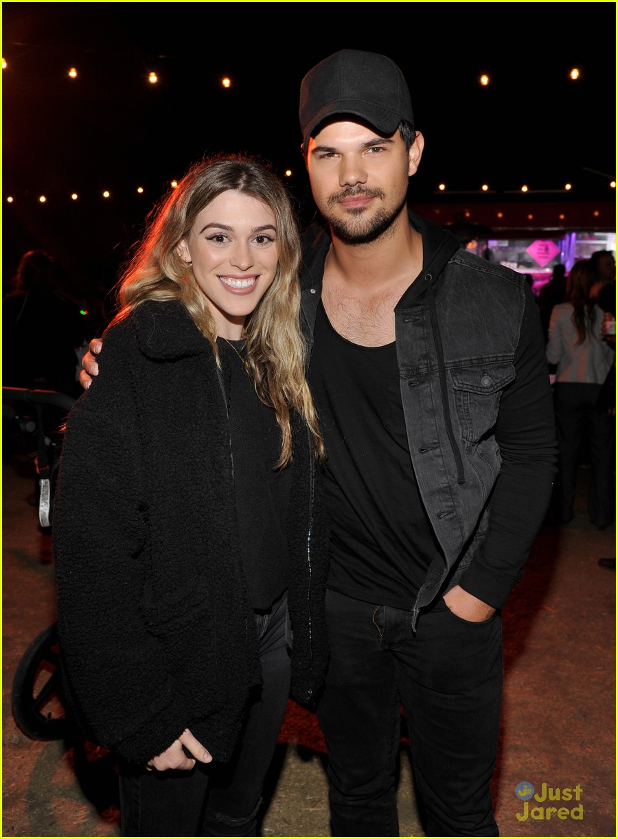 taylor lautner fiancee taylor dome tie the knot 02
