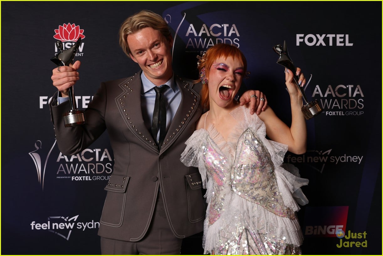 heartbreak high cast win fan awards at aacta 03