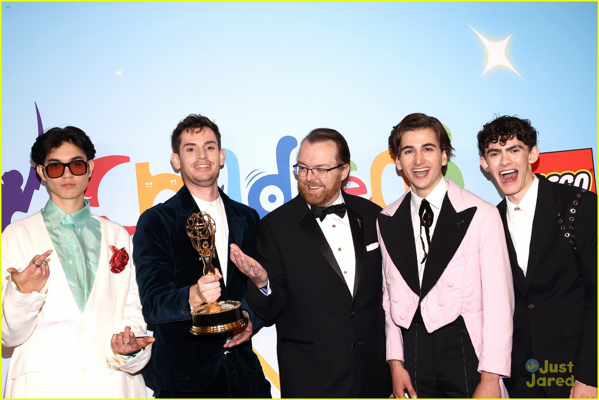 heartstopper wins big at childrens family emmy awards 100