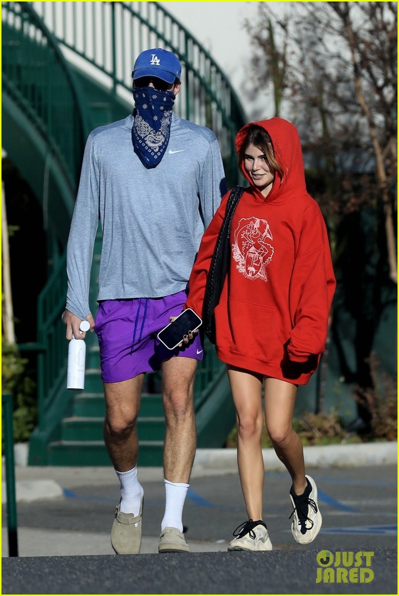 jacob elordi olivia jade cover their faces for outings 01