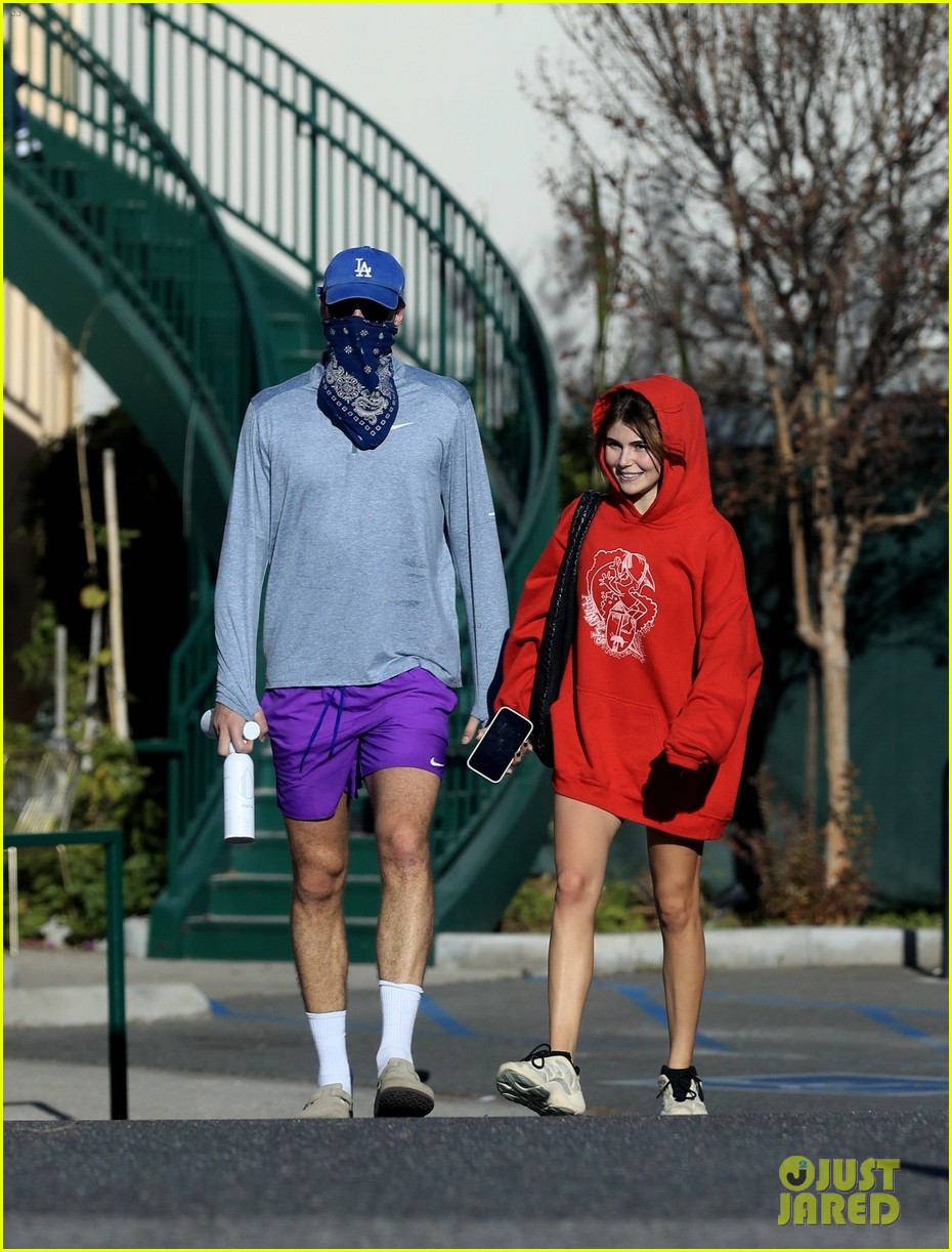 jacob elordi olivia jade cover their faces for outings 37