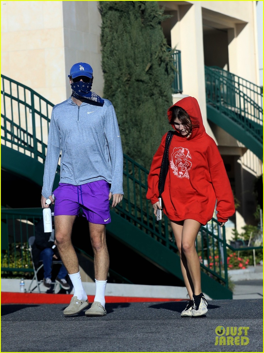 jacob elordi olivia jade cover their faces for outings 63