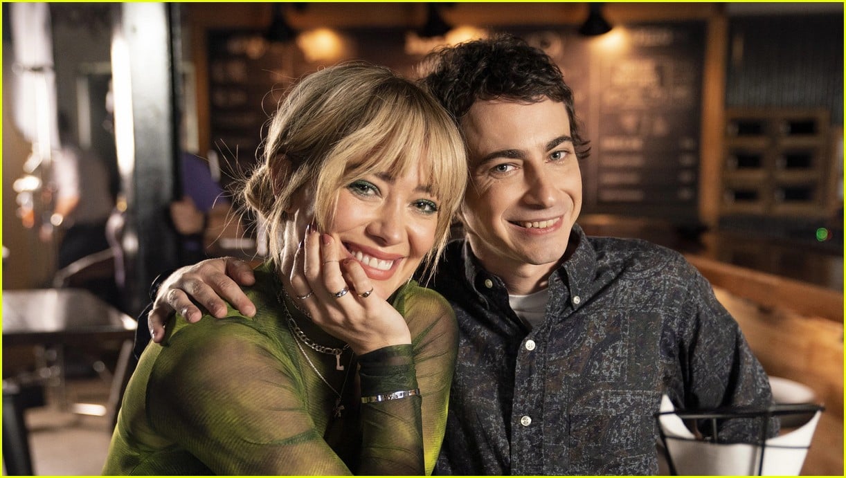 hilary duff like fans still has hope for lizzie mcguire update 01