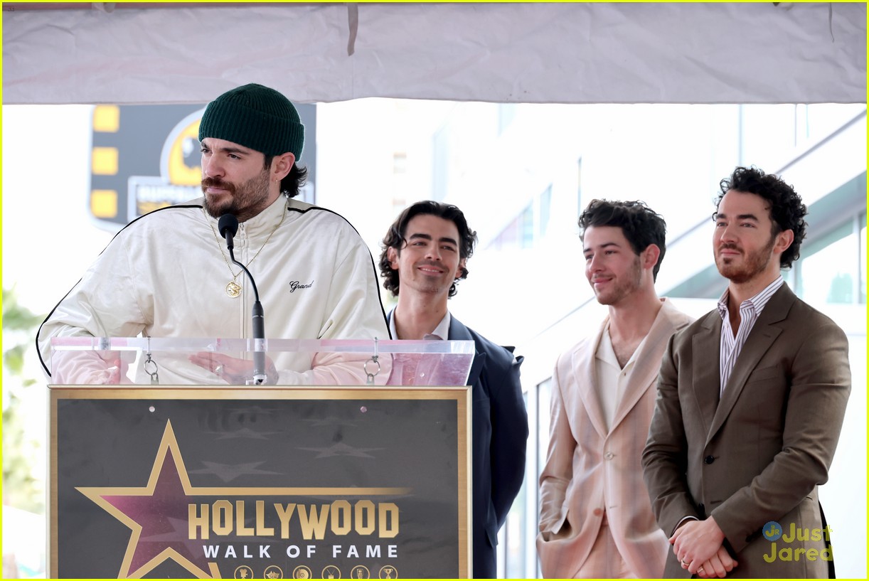 jonas brothers announce new album title release date at walk of fame ceremony 20