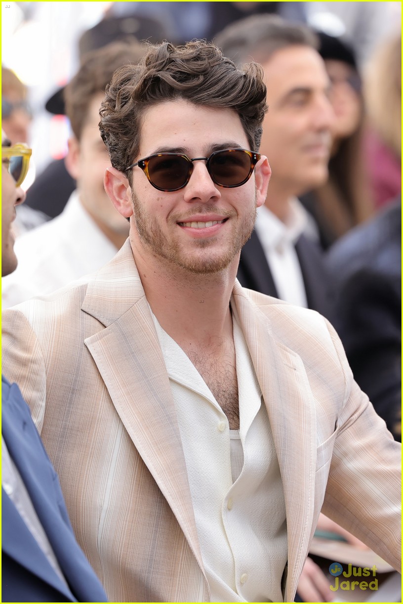 jonas brothers announce new album title release date at walk of fame ceremony 27