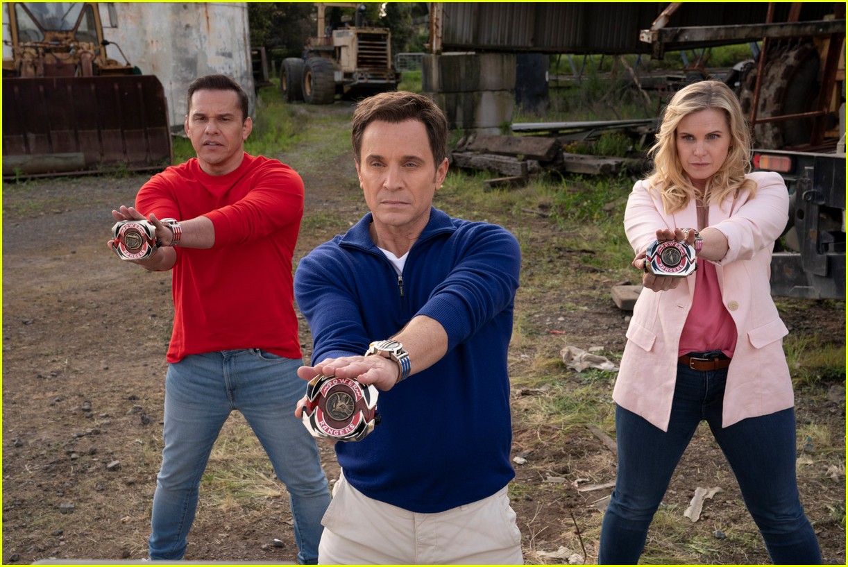 mighty morphin power rangers stars reunite for 30 year reunion special 02