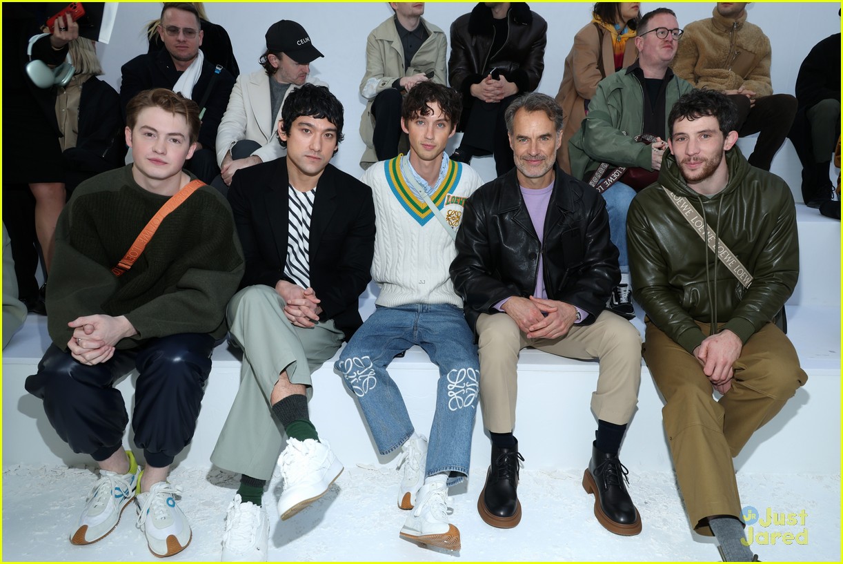 timothee chalamet kit connor omar rudberg step out for loewe fashion show 17