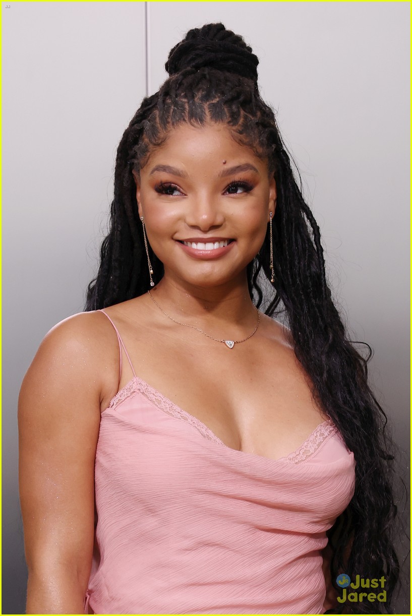halle bailey ddg cuddle up at gucci fashion show in milan 14