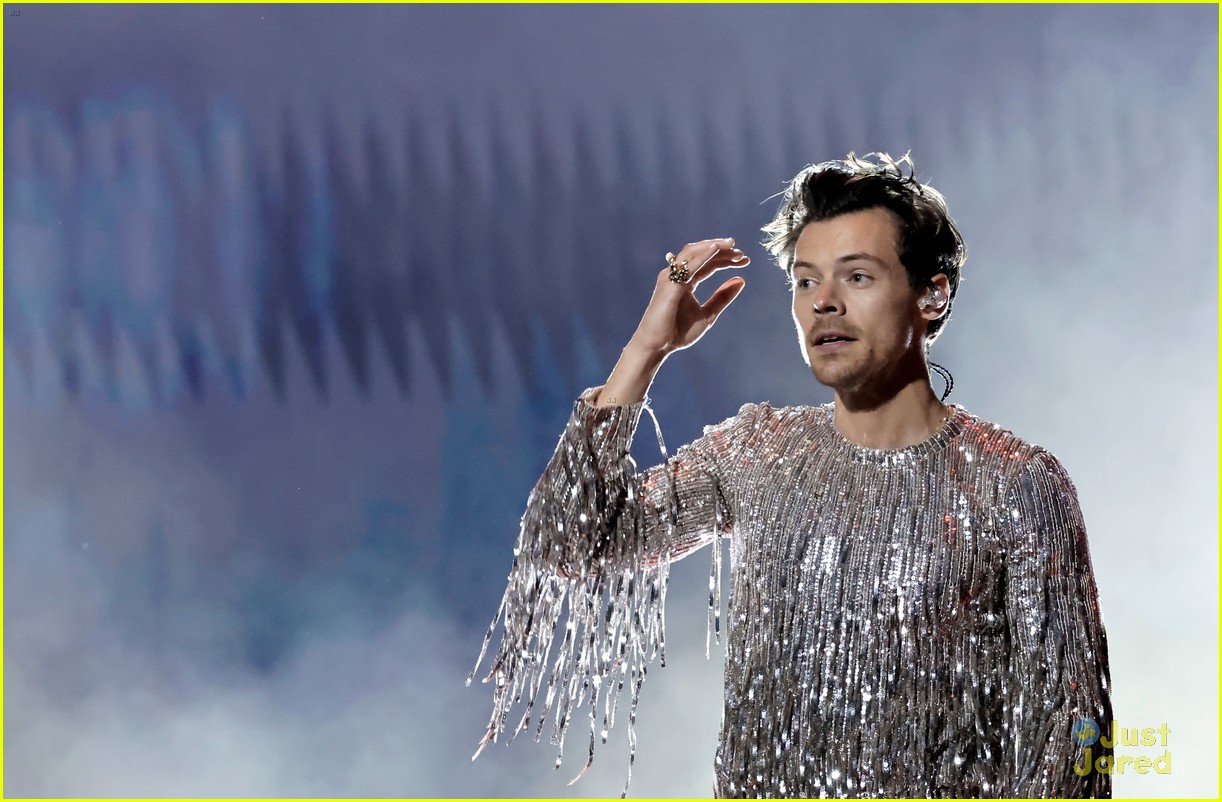 harry styles dances through as it was during grammys 2023 performance 41