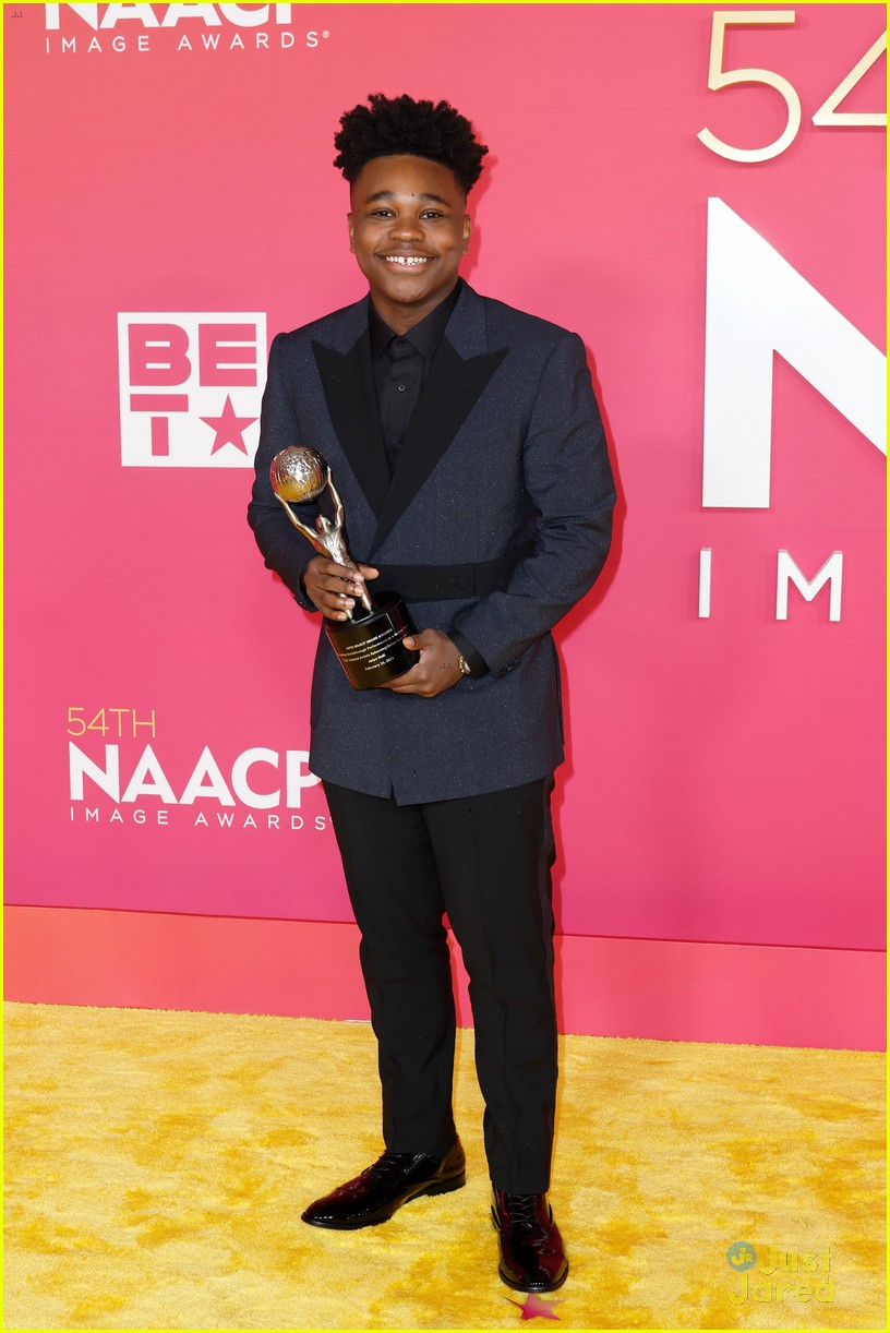 blackish cast have reunion at naacp image awards 18