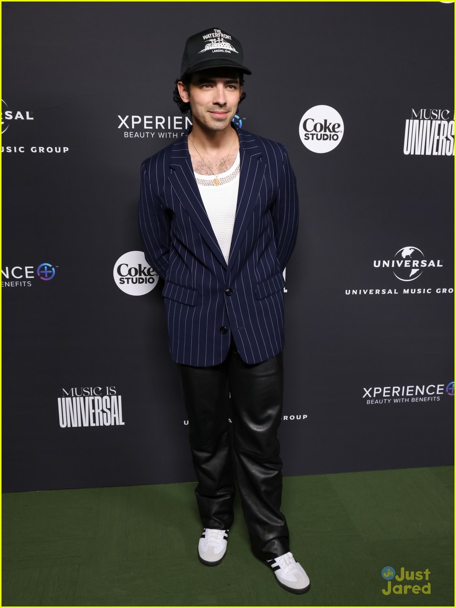 isabela merced renee rapp johnny orlando attend universals grammys after party 04