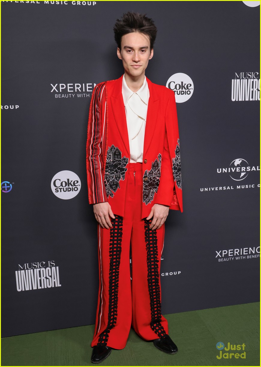 isabela merced renee rapp johnny orlando attend universals grammys after party 18