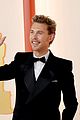 austin butler looks handsome at first oscars ceremony 03