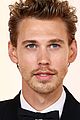 austin butler looks handsome at first oscars ceremony 16