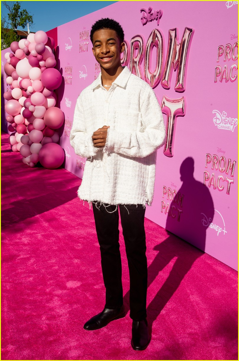 disney channel stars attend prom pact premiere 07