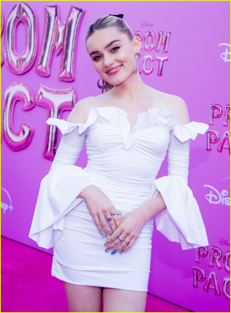 disney channel stars attend prom pact premiere 11