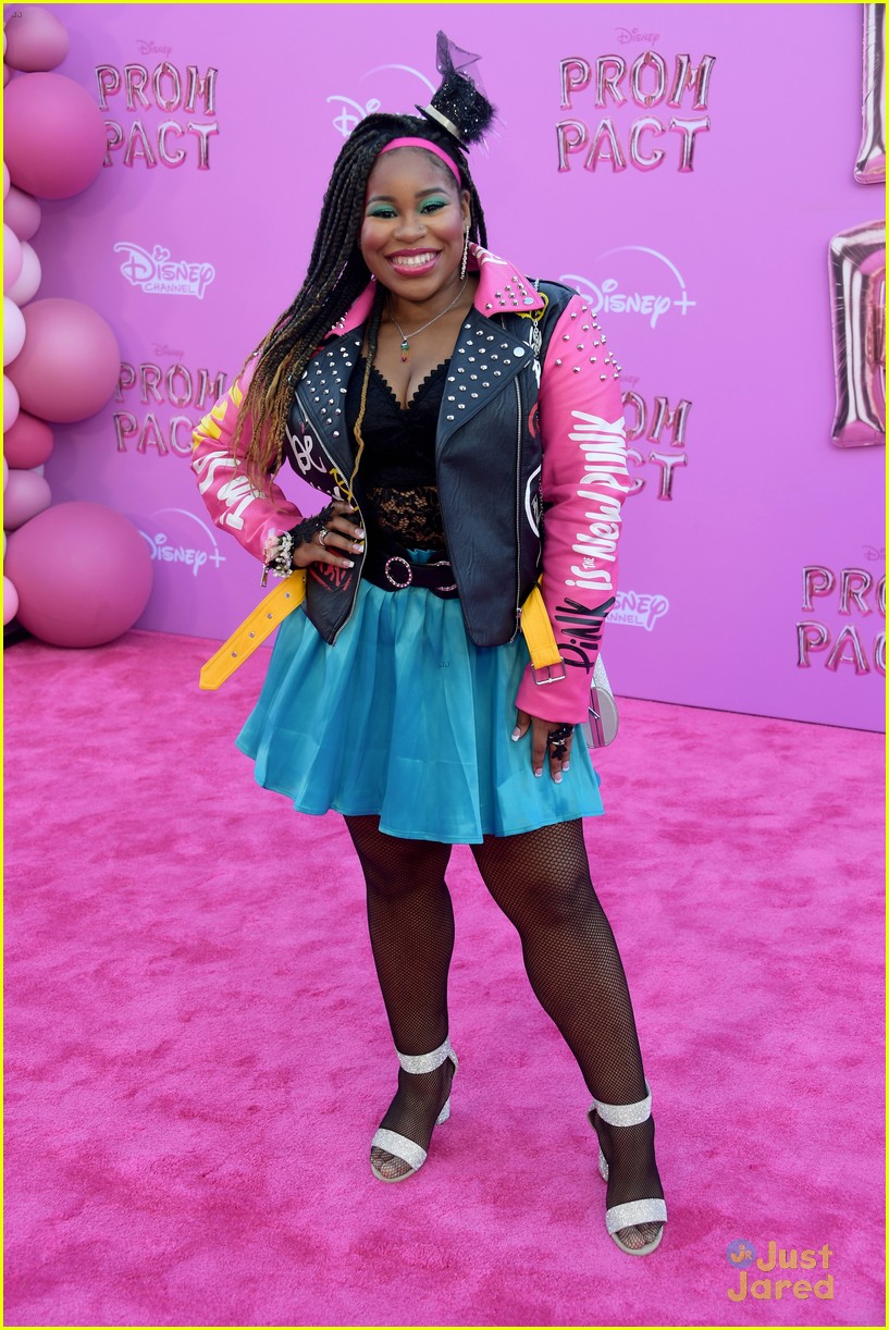 disney channel stars attend prom pact premiere 51