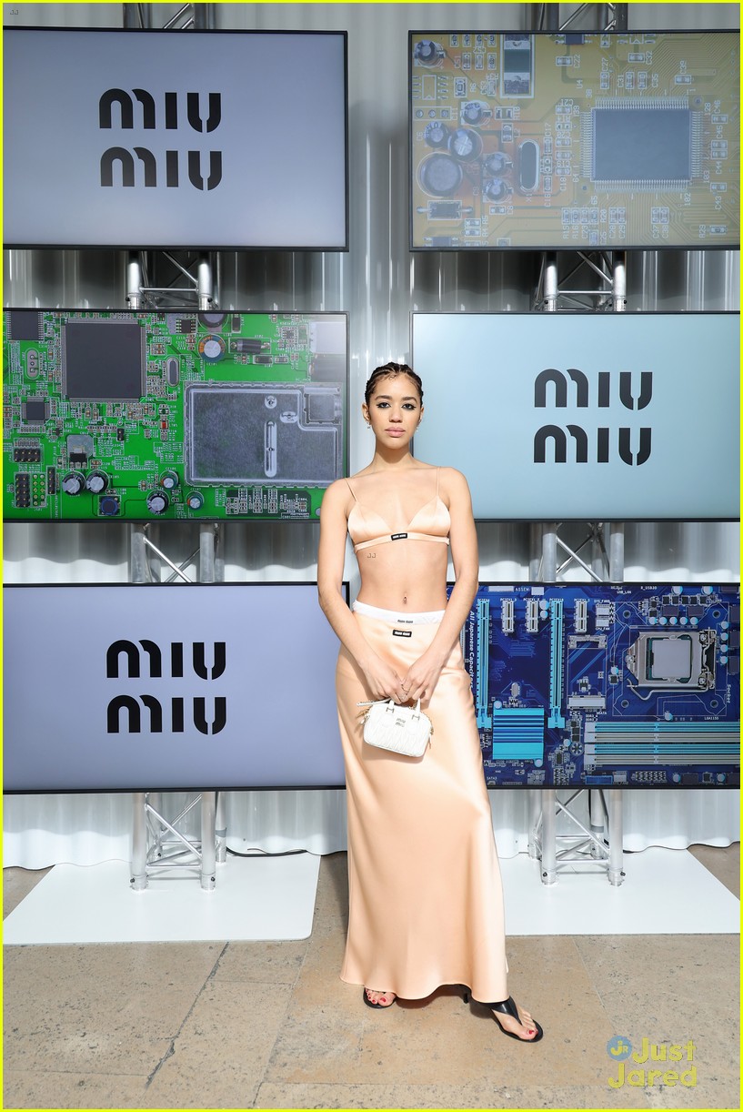 jasmin savoy brown steps out for miu miu fashion show hours after scream premiere 02