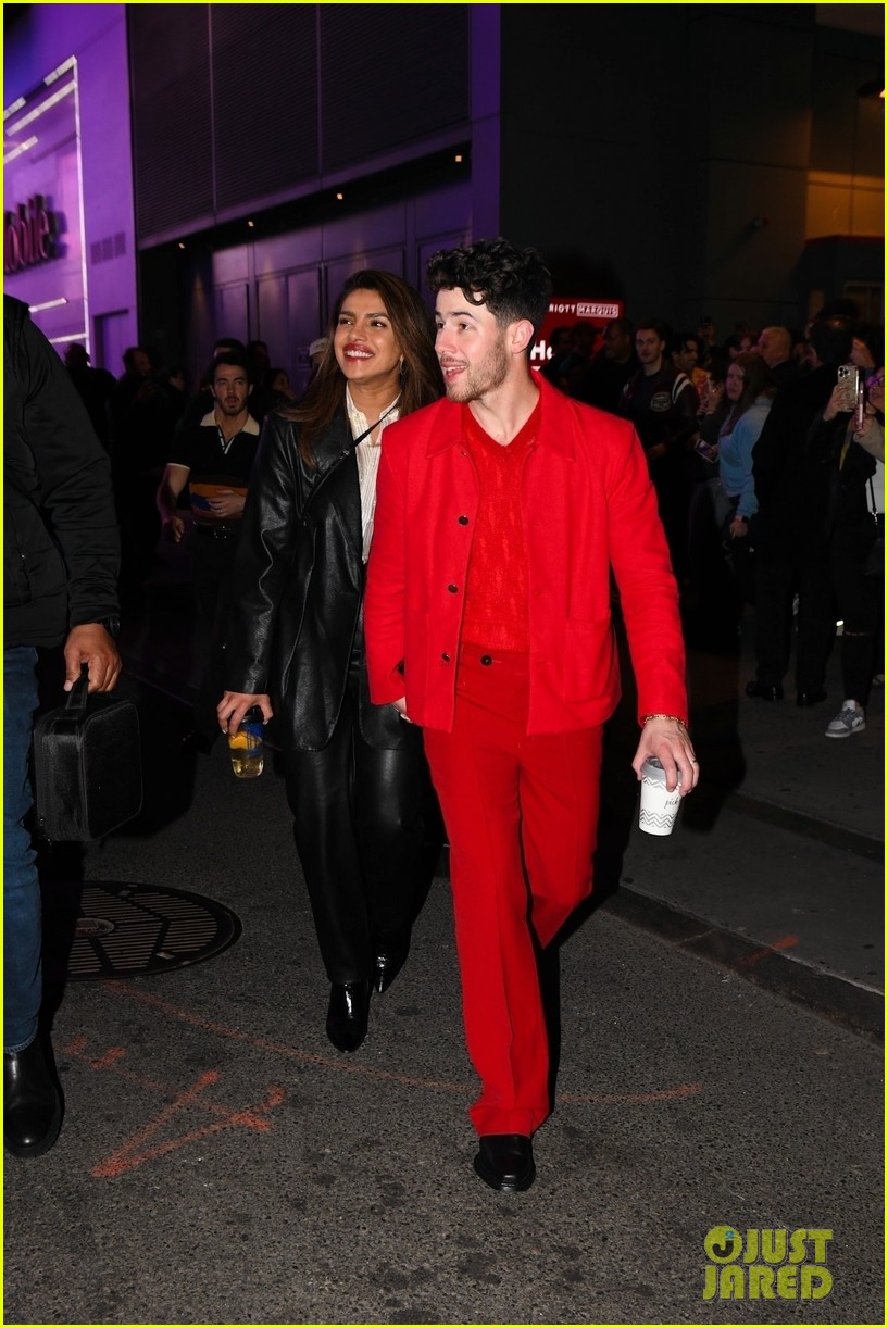 jonas brothers wives leave theater 11