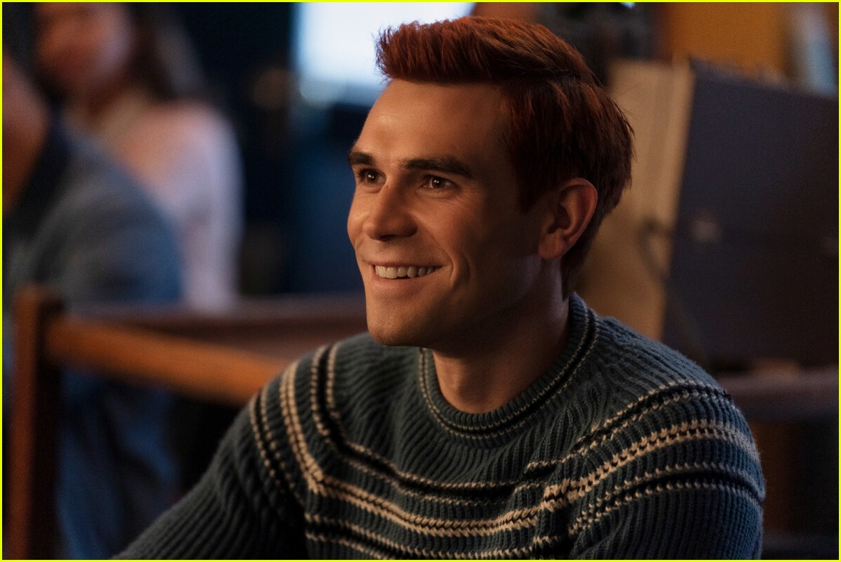 lili reinhart reveals kj apa made her cry while filming riverdale recently 02.