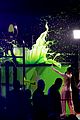 halle bailey awkwafina dunk melissa mccarthy in slime filled tank at kids choice awards 06