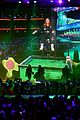 halle bailey awkwafina dunk melissa mccarthy in slime filled tank at kids choice awards 07