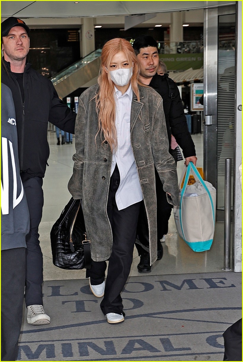 rose arrives in new york city ahead of sulwhasoo event at the met 05