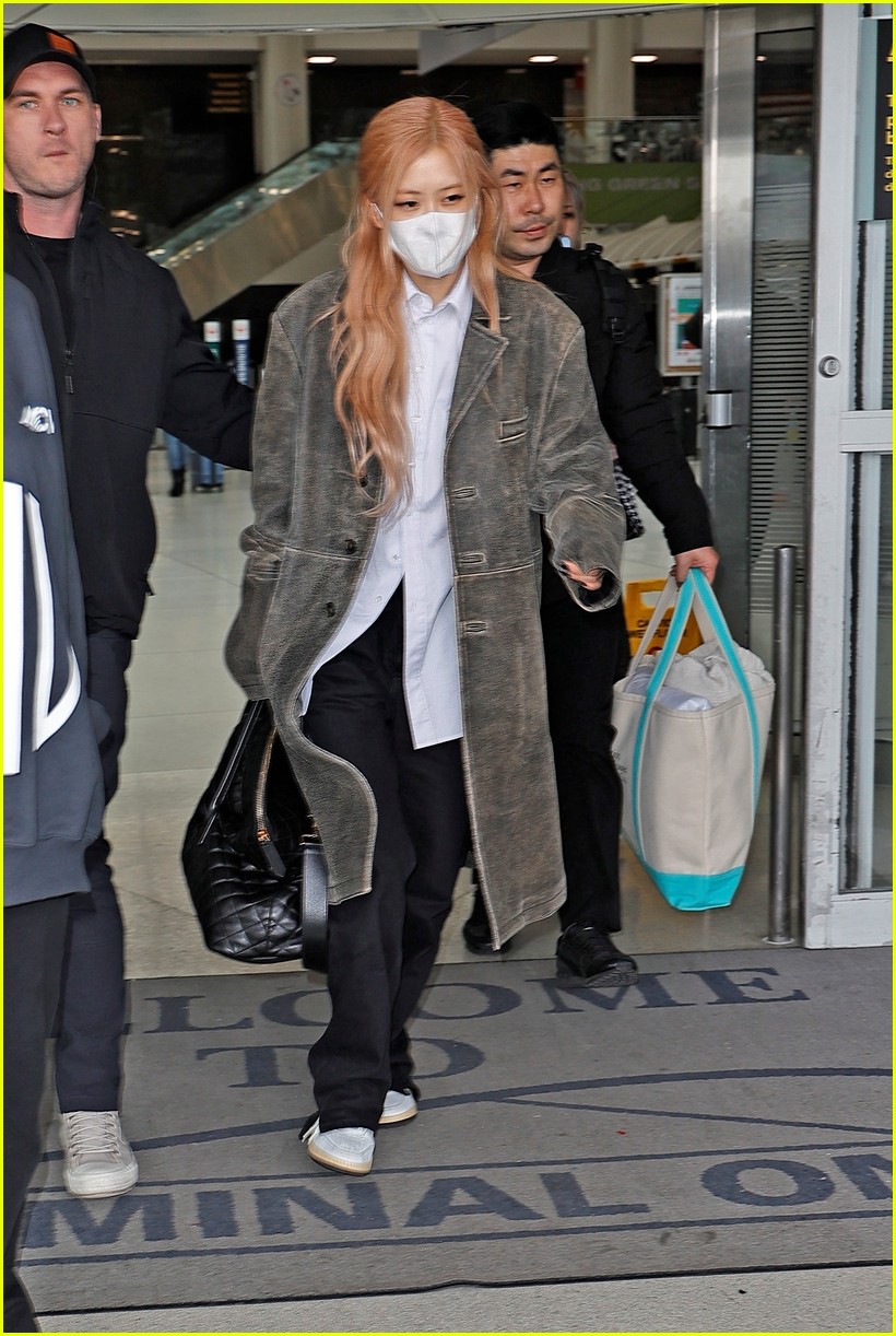 rose arrives in new york city ahead of sulwhasoo event at the met 09