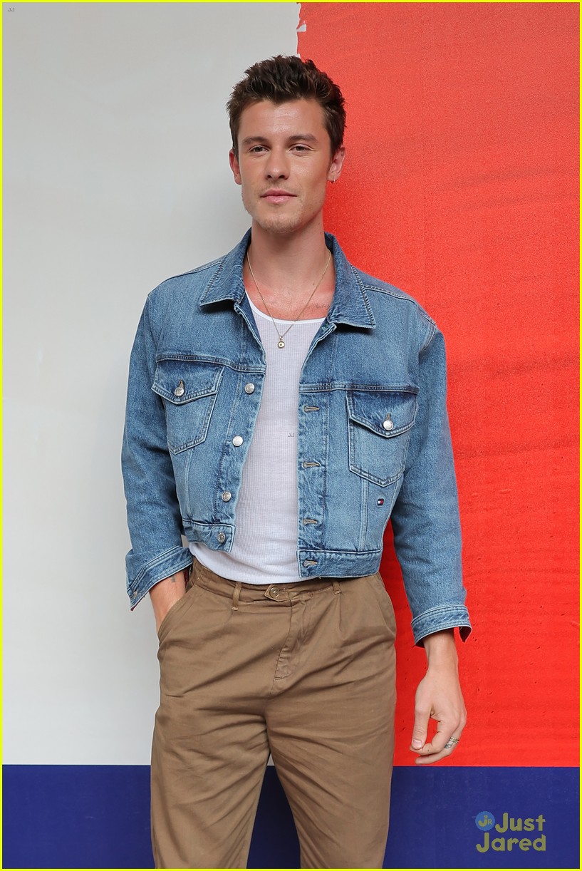 shawn mendes in disbelief at tommy hilfiger event in mexico 24