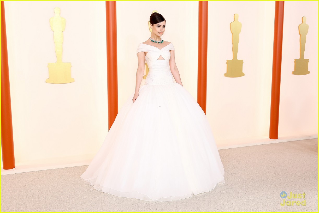 sofia carson is a vision in white ahead of oscars performance debut 01