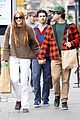 sophie turner joking holds hands with mikey deleasa joe jonas shopping 04