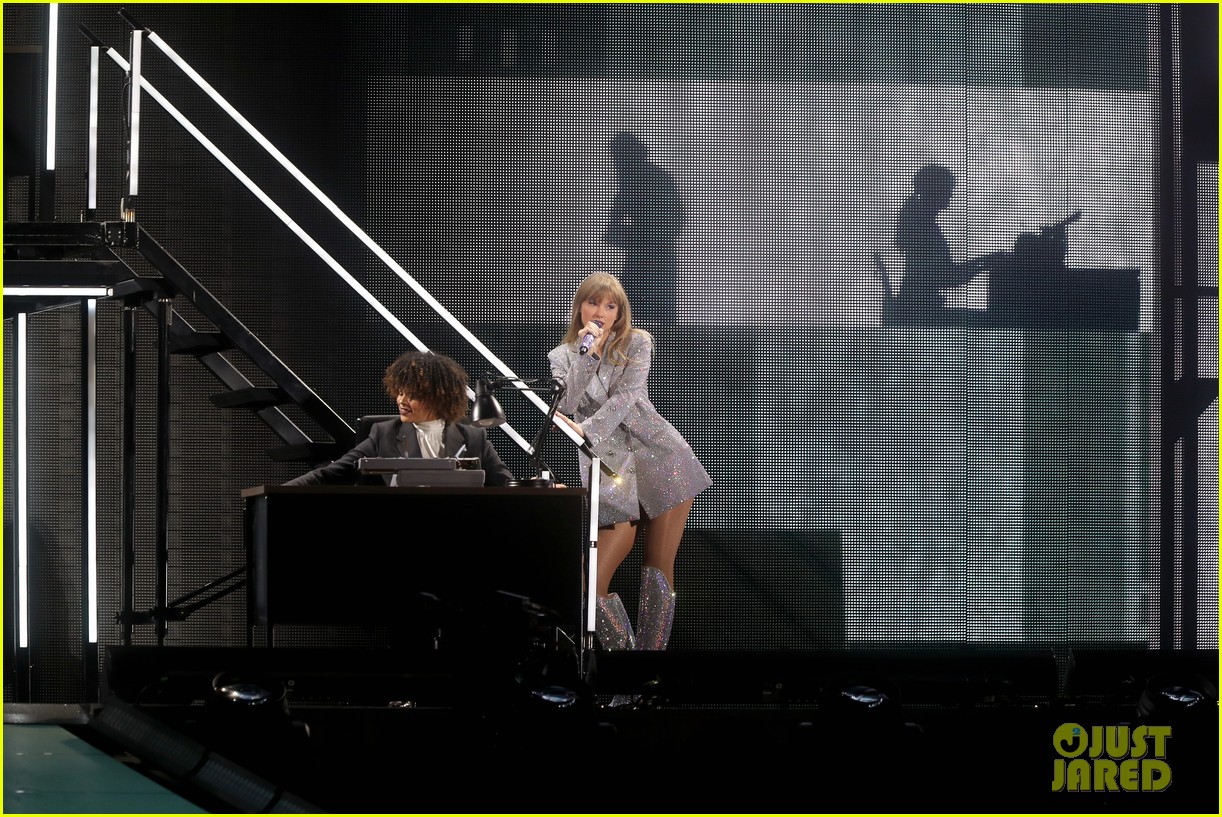 taylor swift tour opening 11